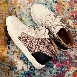 DV by Dolce Vita | Alison | Cream/Beige & Leopard Print Sneakers | Sz 8.5